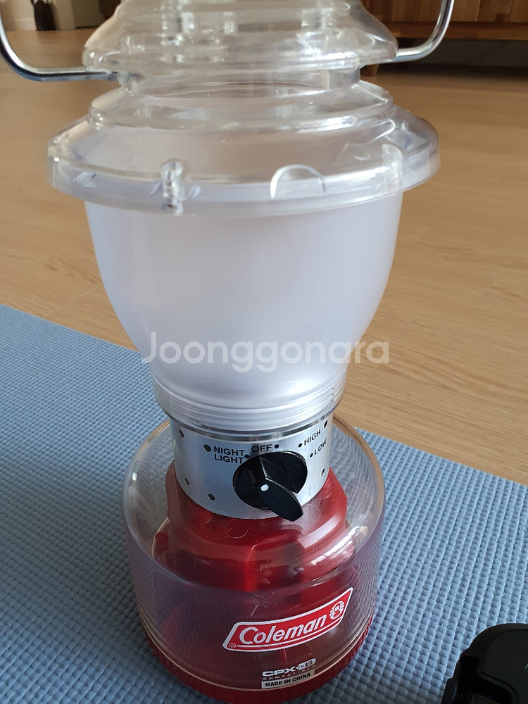 콜맨 캠핑램프 판매합니다.--1