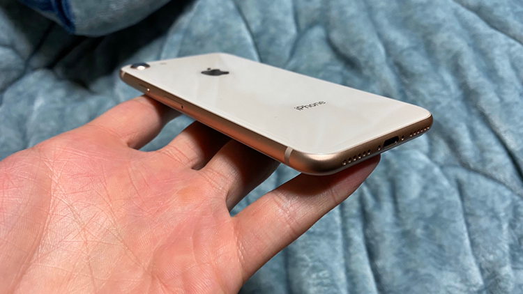 아이폰8 골드 256기가 팝니다!--3