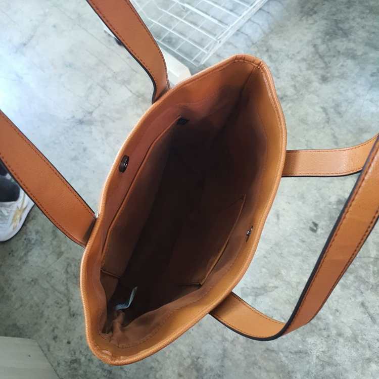 가방 중고 판매해용 구경하세요~^^--9