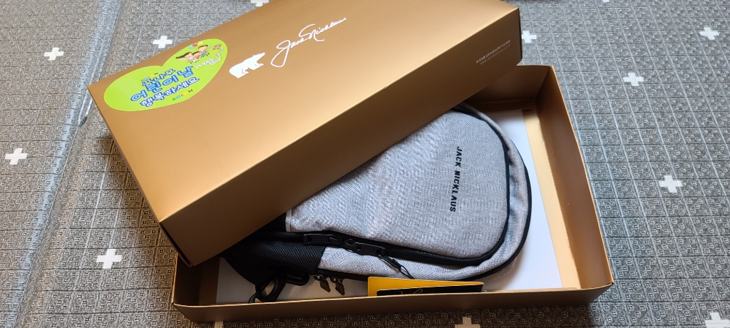 젝니클라우스 가방 새상품--2