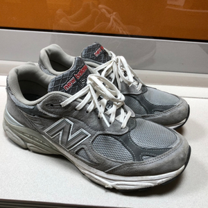 뉴발란스 990 v3