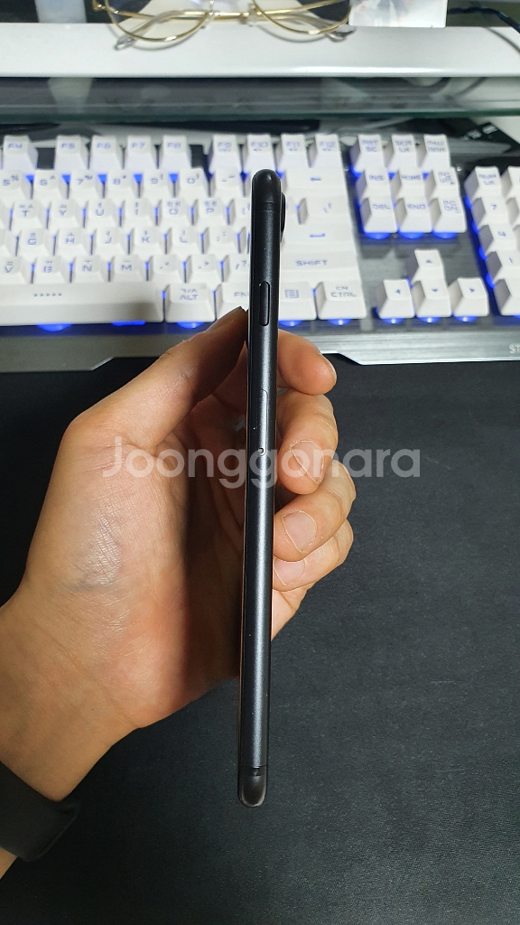 아이폰7+ 128GB팝니다 아이폰7플러스--2
