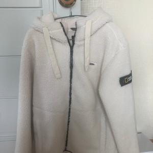 네셔널지오그래픽 집업 판매합니다