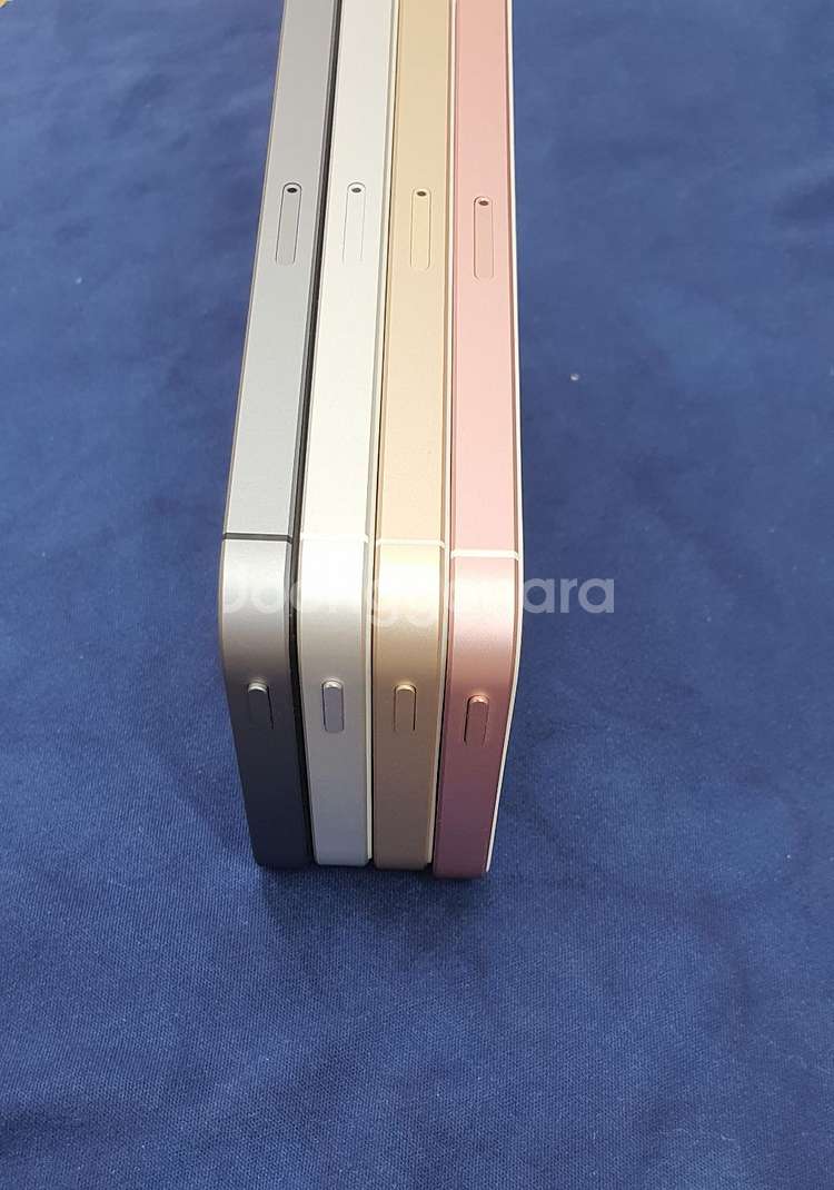 아이폰se 16G 32G 64G 128G 판매합니다--4