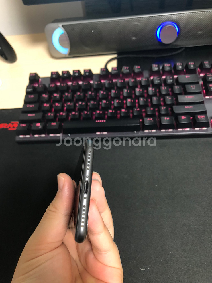 아이폰8 스페이스레이(스그)64기가 팝니다 배터리88퍼--4