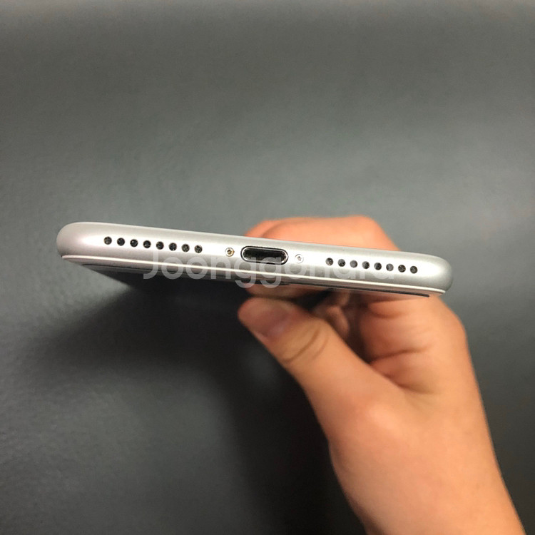 아이폰 8+ 64gb 풀박--4