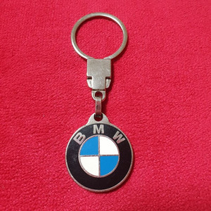 [중고] BMW 로고 정품 열쇠고리 키링 팔아요.