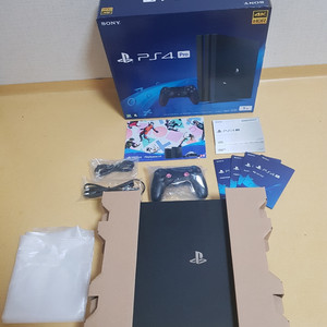 수원) PS4 PRO 7218B 판매합니다.