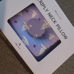 엘비니앤코 트리플라이 넥필로우