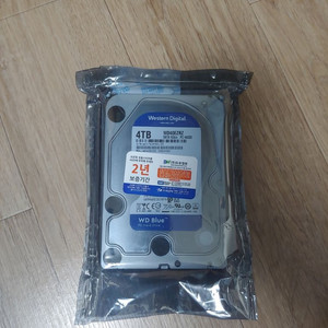 WD 4TB BLUE HDD 미개봉 팝니다.