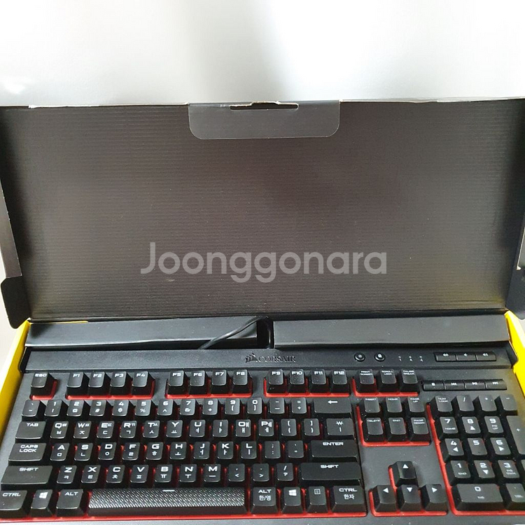 커세어 K68적축 키보드 판매합니다--1