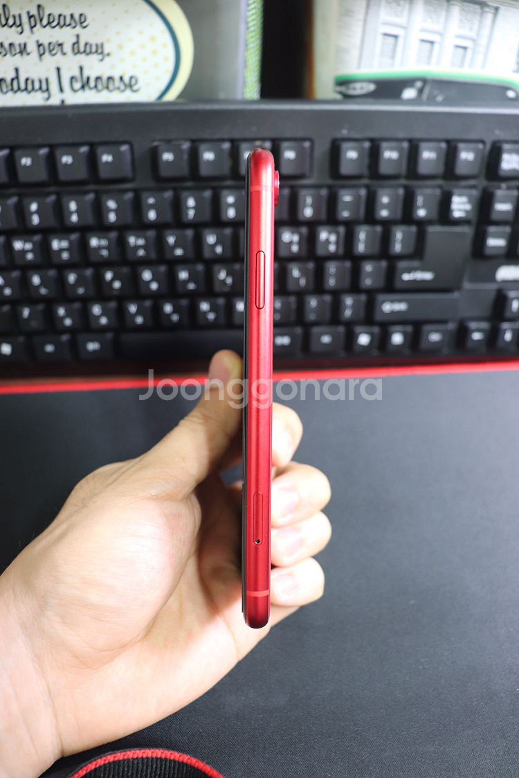 iPhone XR (PRODUCT)RED 64GB--4