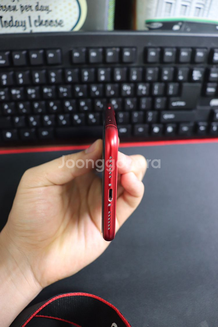 iPhone XR (PRODUCT)RED 64GB--5