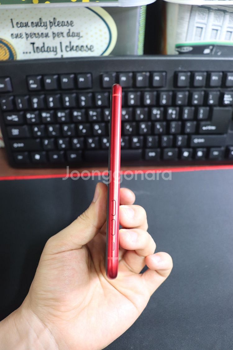 iPhone XR (PRODUCT)RED 64GB--8