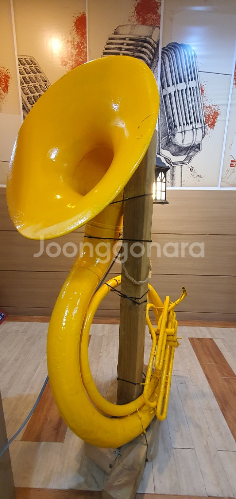 인테리어 홍보용악기(수자폰.첼로,테너색소폰)--5