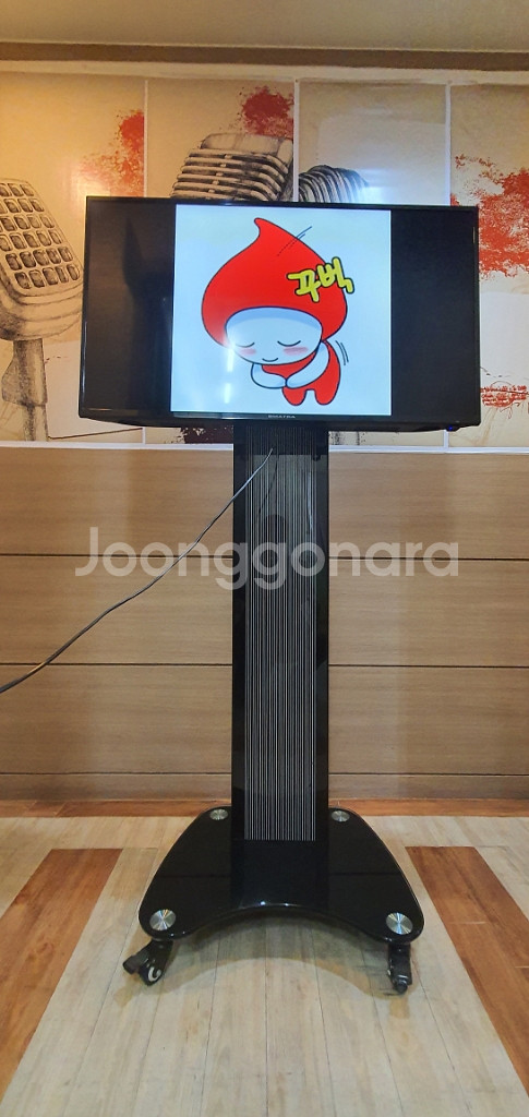 사이니지 DID모니터(스탠드포함)--1