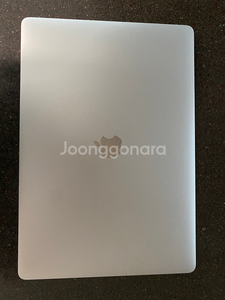 2017 맥북프로 15인치 터치바 기본형 실버 팝니다--0