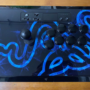 레이저 판테라 조이스틱 팝니다.