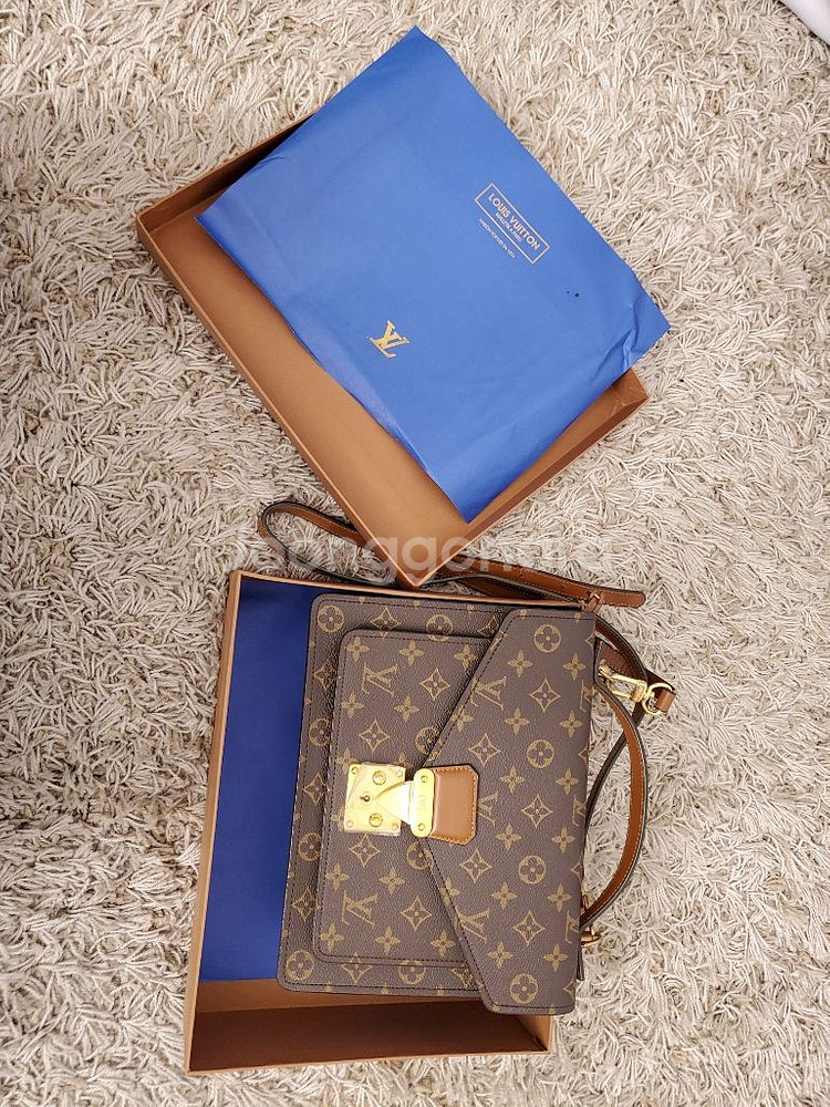 루이비통 숄더 크로스백 새상품--7