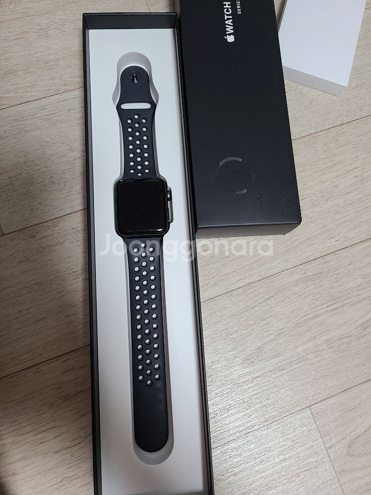 애플워치 3 gps 42mm 나이키에디션--1