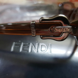 FENDI 펜디 여성용 안경. 최상상태 할인