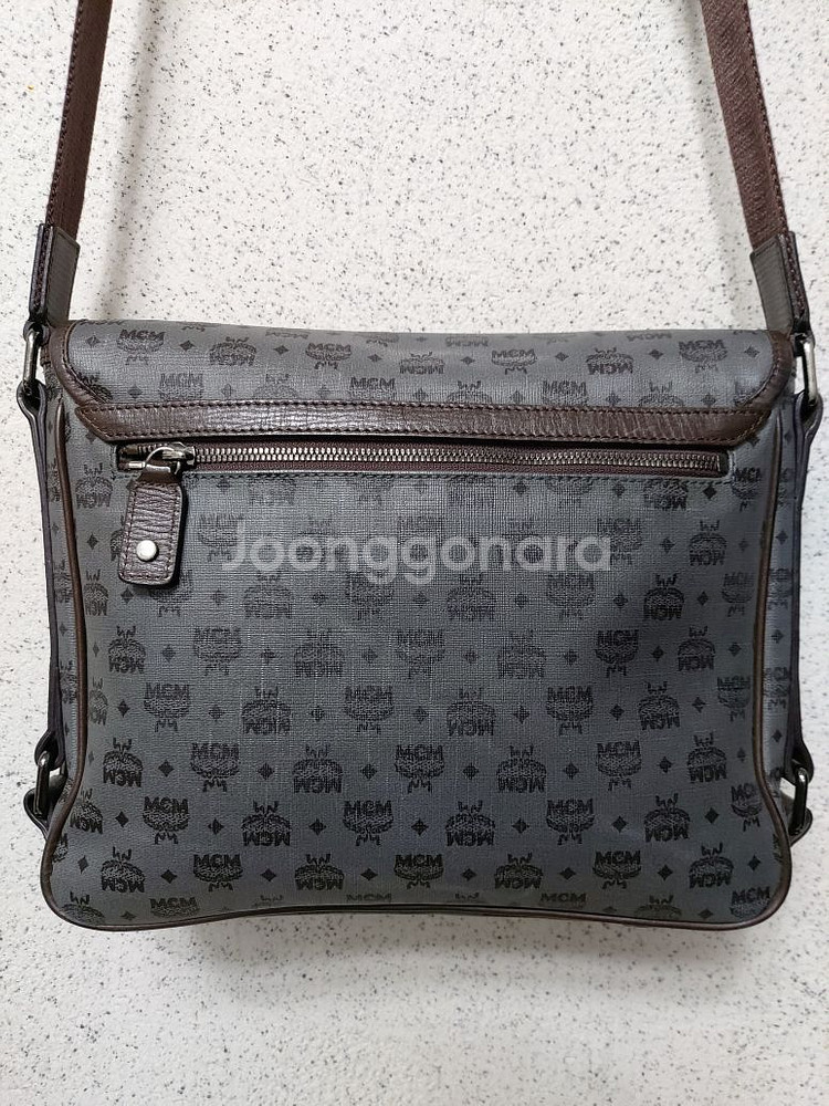 MCM 남성크로스백--2