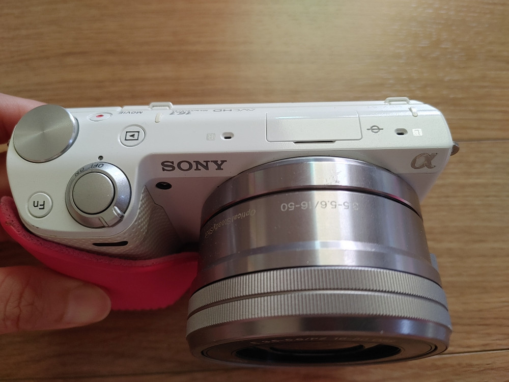 소니 알파 nex-5t 바디 + selp16-50mm--2