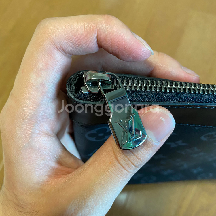 루이비통보쉐트아폴로 클러치--8