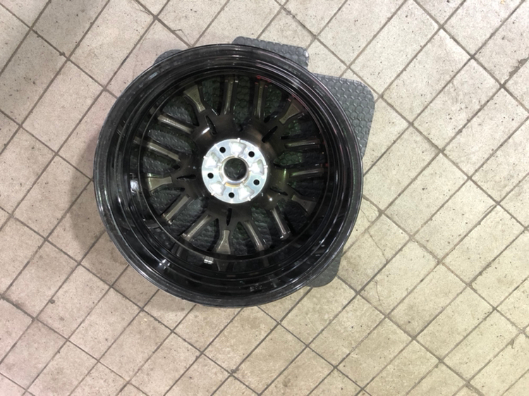 올뉴k5 19인치 순정휠 한짝 팝니다--2