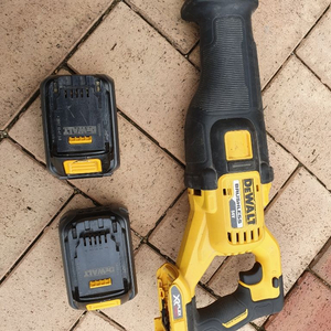 디월트컷소 54v 388