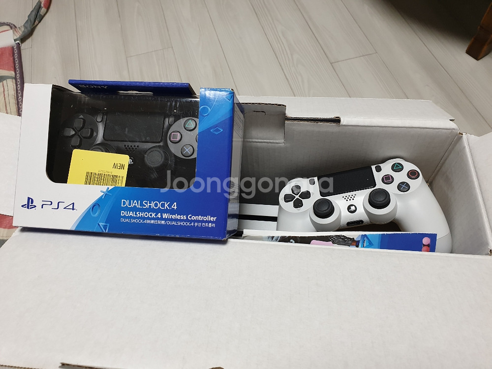 플스4 pro 1TB 풀박 + 듀얼쇼크 추가--1