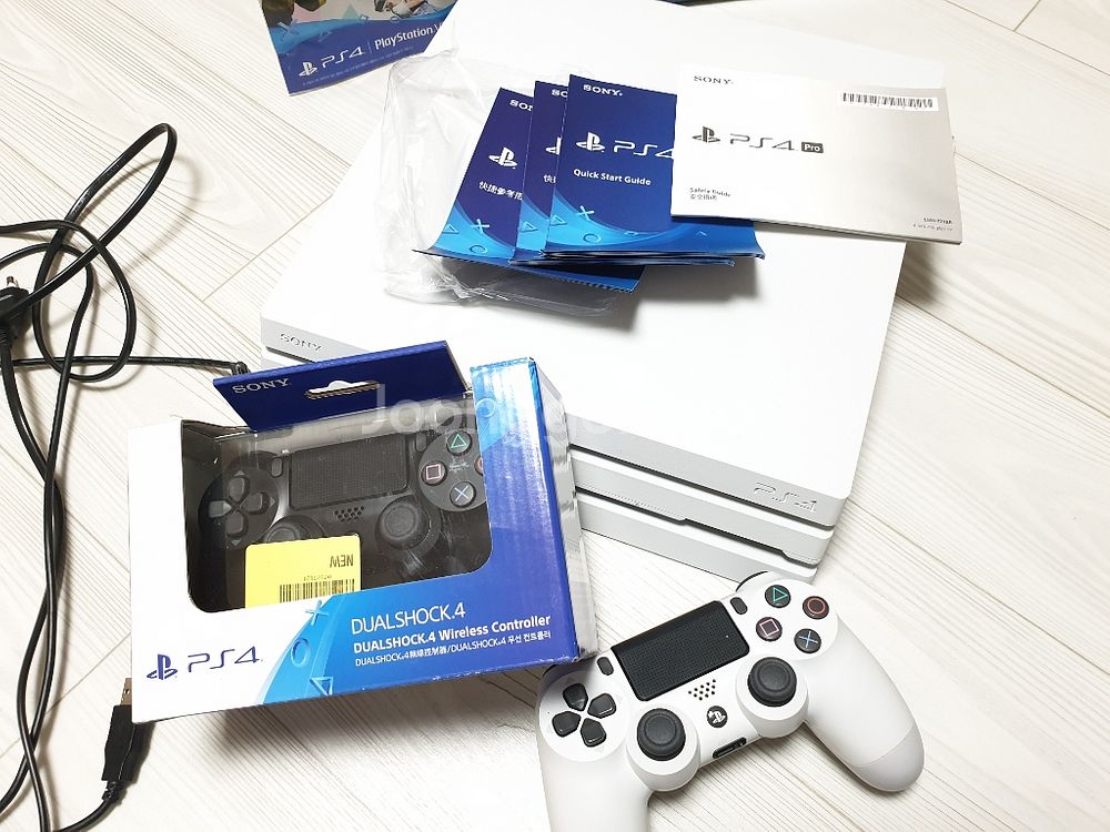 플스4 pro 1TB 풀박 + 듀얼쇼크 추가--2