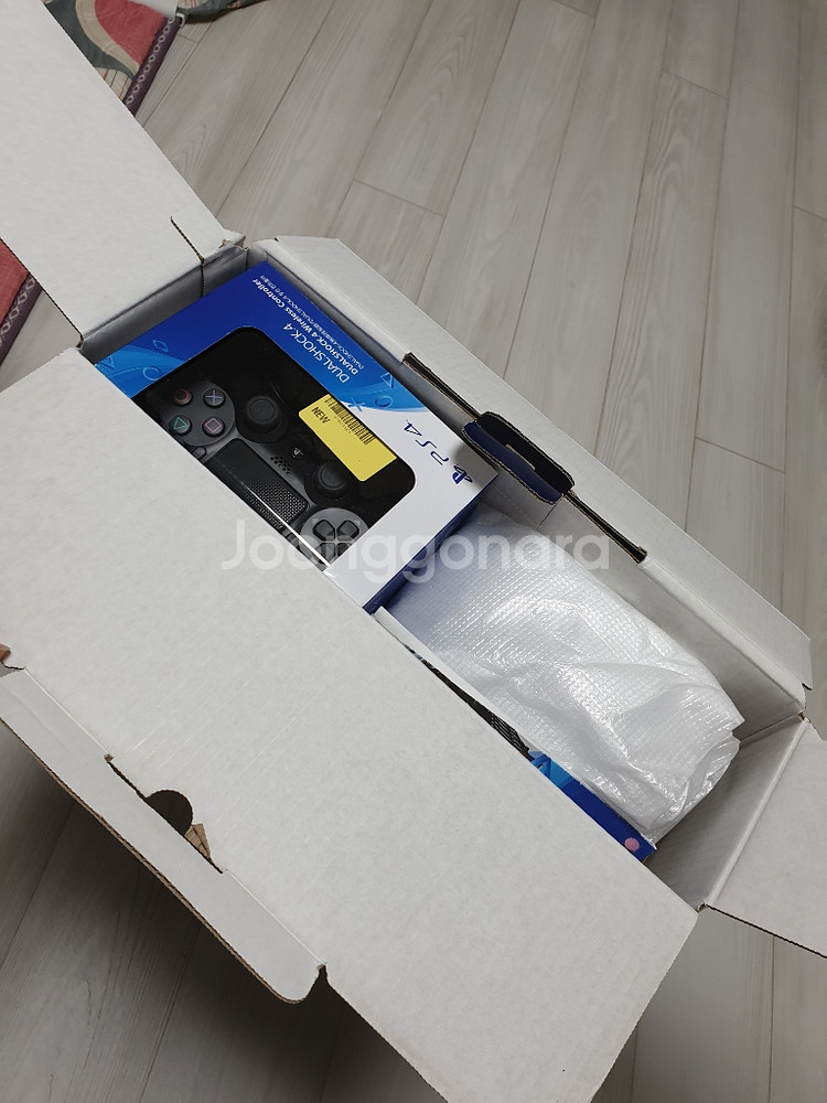 플스4 pro 1TB 풀박 + 듀얼쇼크 추가--5