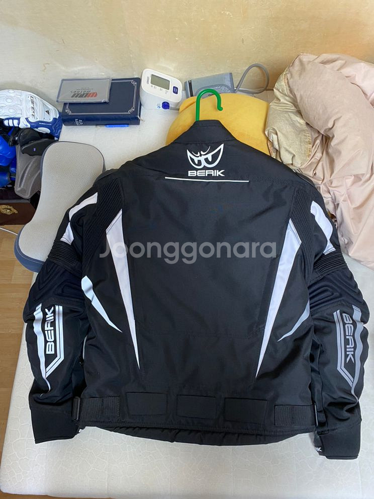 베릭 사계절 자켓 판매합니다.--1