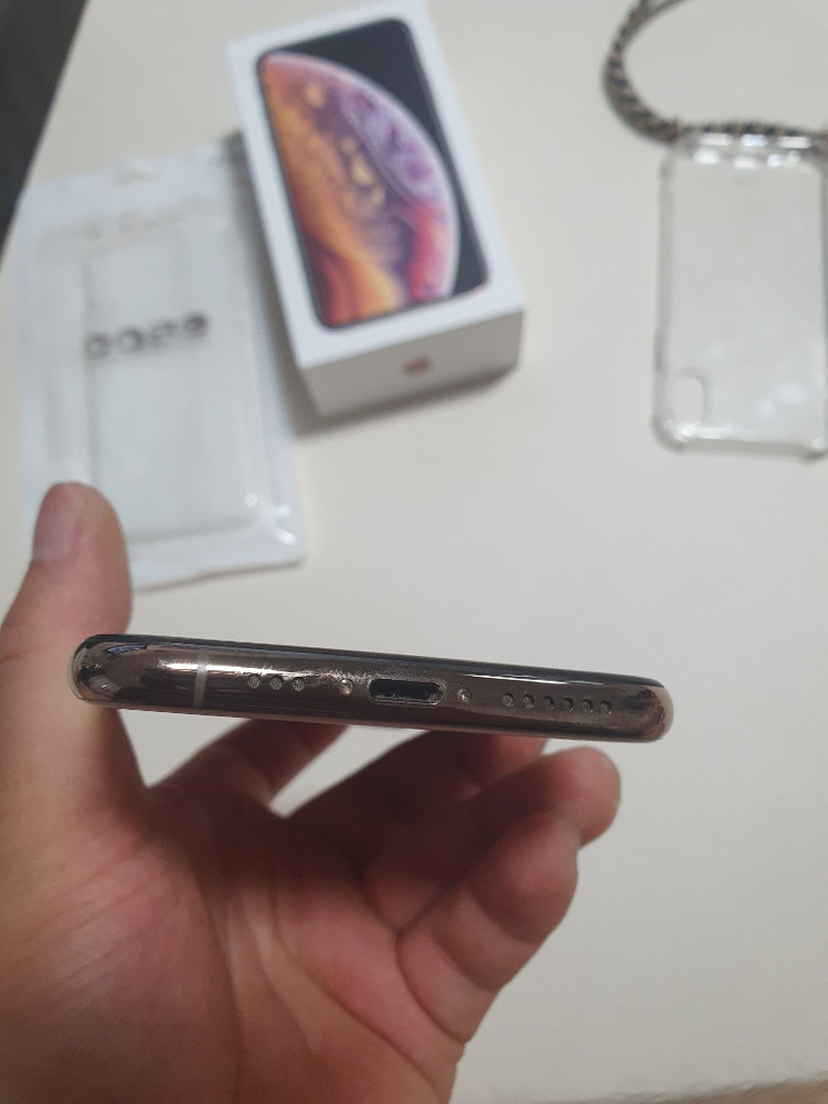 아이폰xs 64g골드s급 풀박스(충전기x)마지막가격인하--2