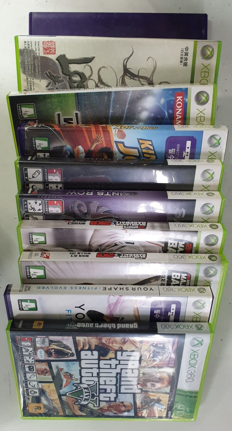xbox360본체 + 키넥트 + 조이스틱3개--6