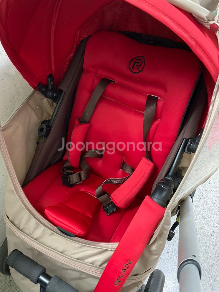 리안스핀 레드 팝니당(방풍막,유모차걸이한개 드려용)--0