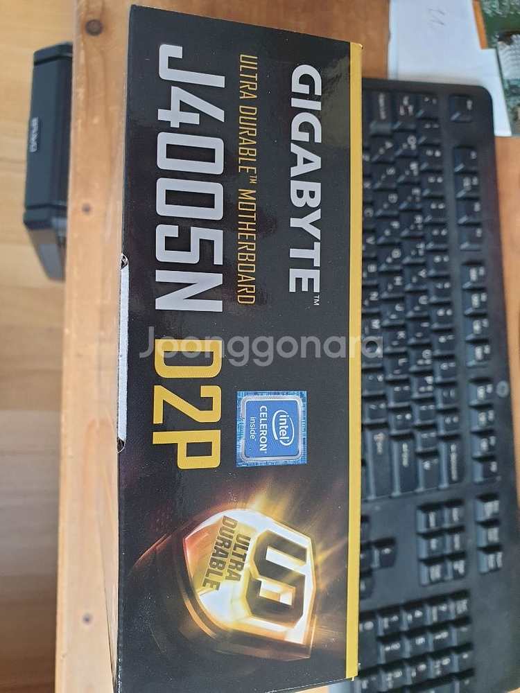 기가바이트 j4005 d2p메인보드와 8기가 x 2개--4