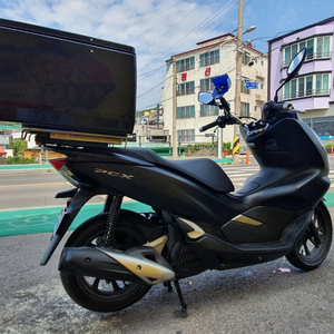 pcx125 2020년식 신차급 맷블랙 팝니다