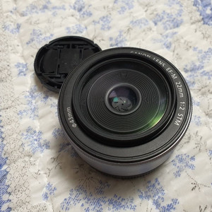 캐논 22mm ef-m F2 stm 단렌즈