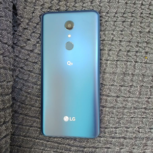 LG Q9 모로칸블루 색상 팔아요~