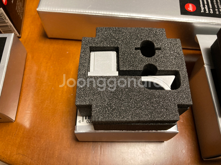 라이카M10-p 팝니다 악세사리 등등 내용--4