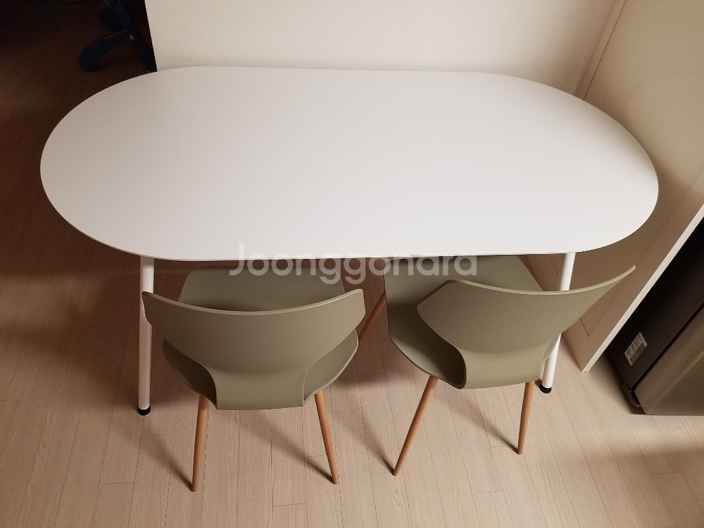 라움) 화이트 인테리어 테이블(1600) + 의자2--1