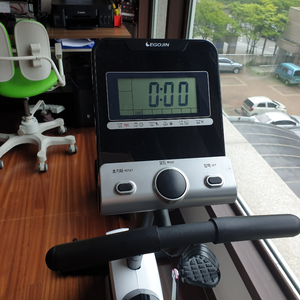 이고진 가정고급형 실내자전거