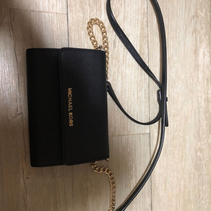 마이클 코어스 크로스 가방 팔아요