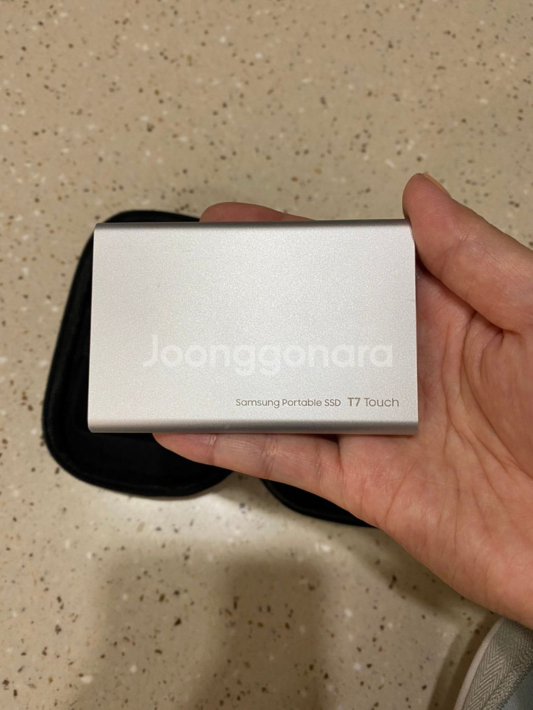 (최신)삼성 포터블 외장 SSD T7 touch 1TB--1