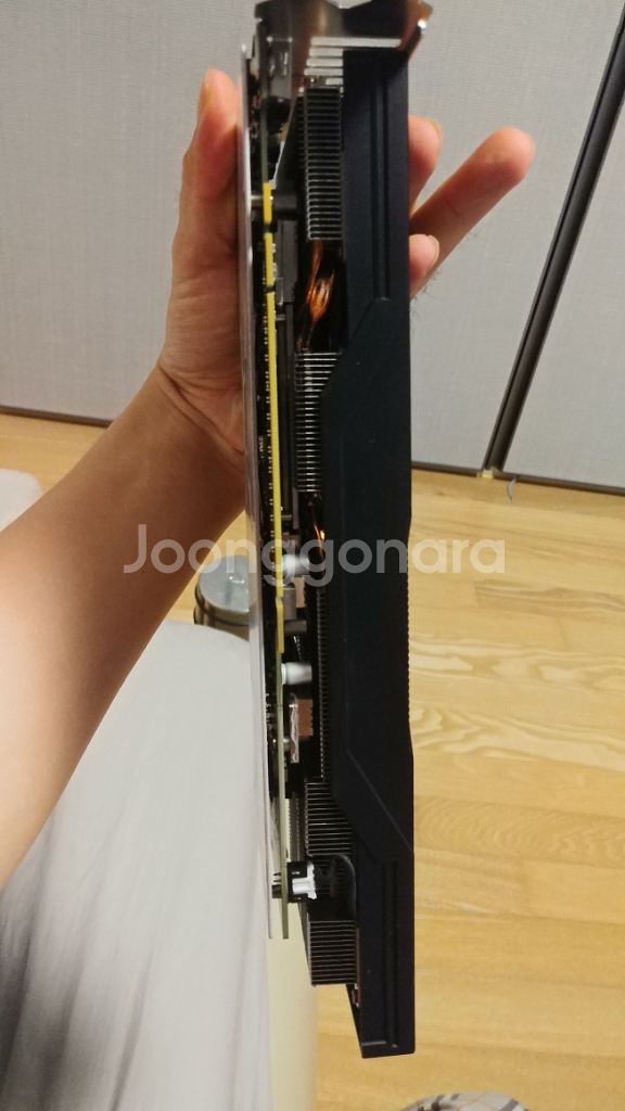 애즈락 5700XT Challenger OC 8GB--1