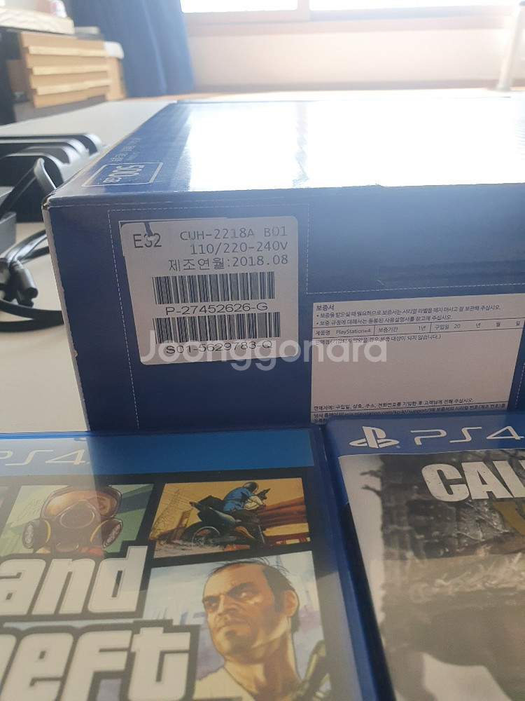 ps4 슬림 2018년 8월 제조 2218a 팔아요~--1