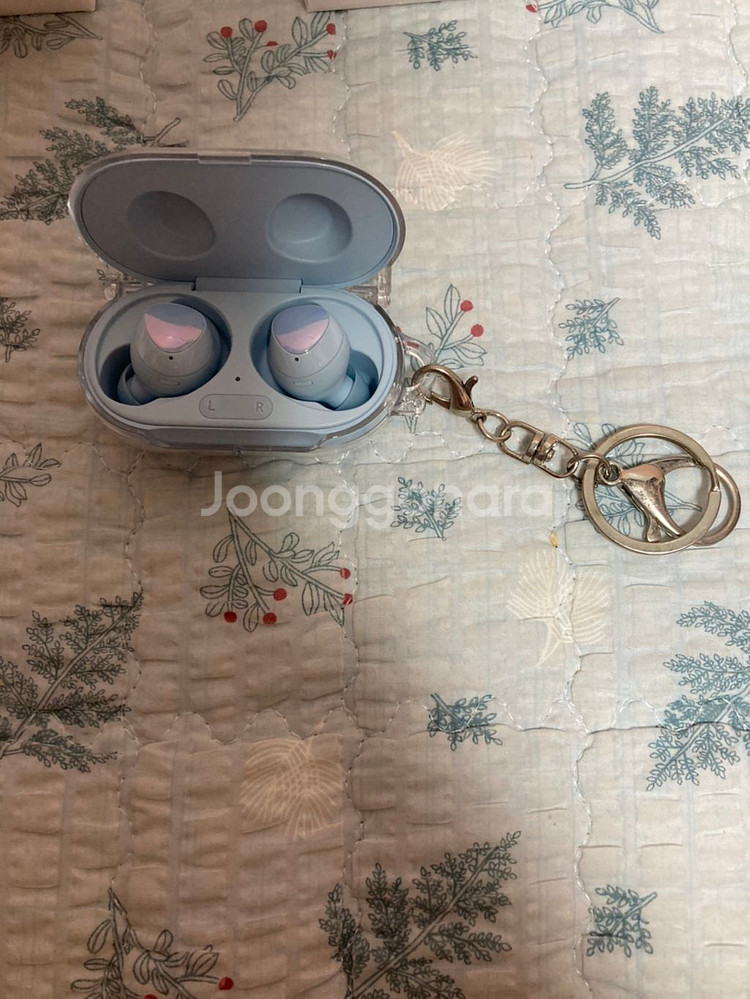 부산 갤럭시 버즈플러스 팝니다 sss급--1