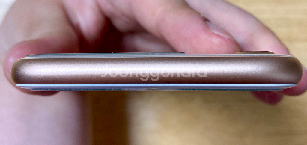 아이폰8 골드 256기가 풀박스 팝니다.--3